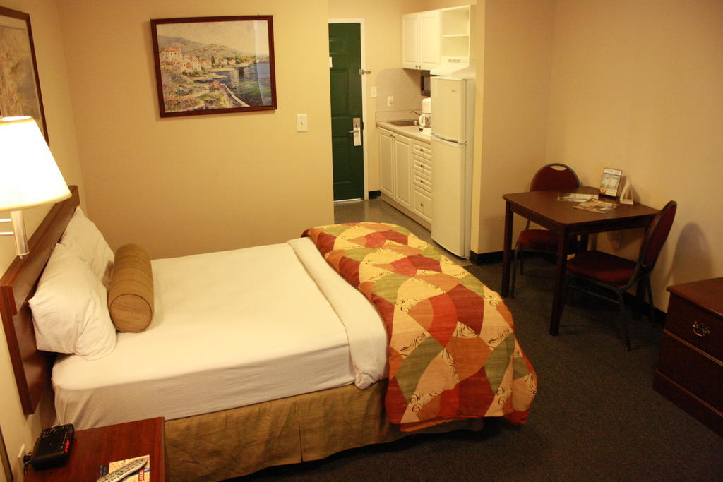 Intown Suites Extended Stay Select Hampton Va Ruang foto