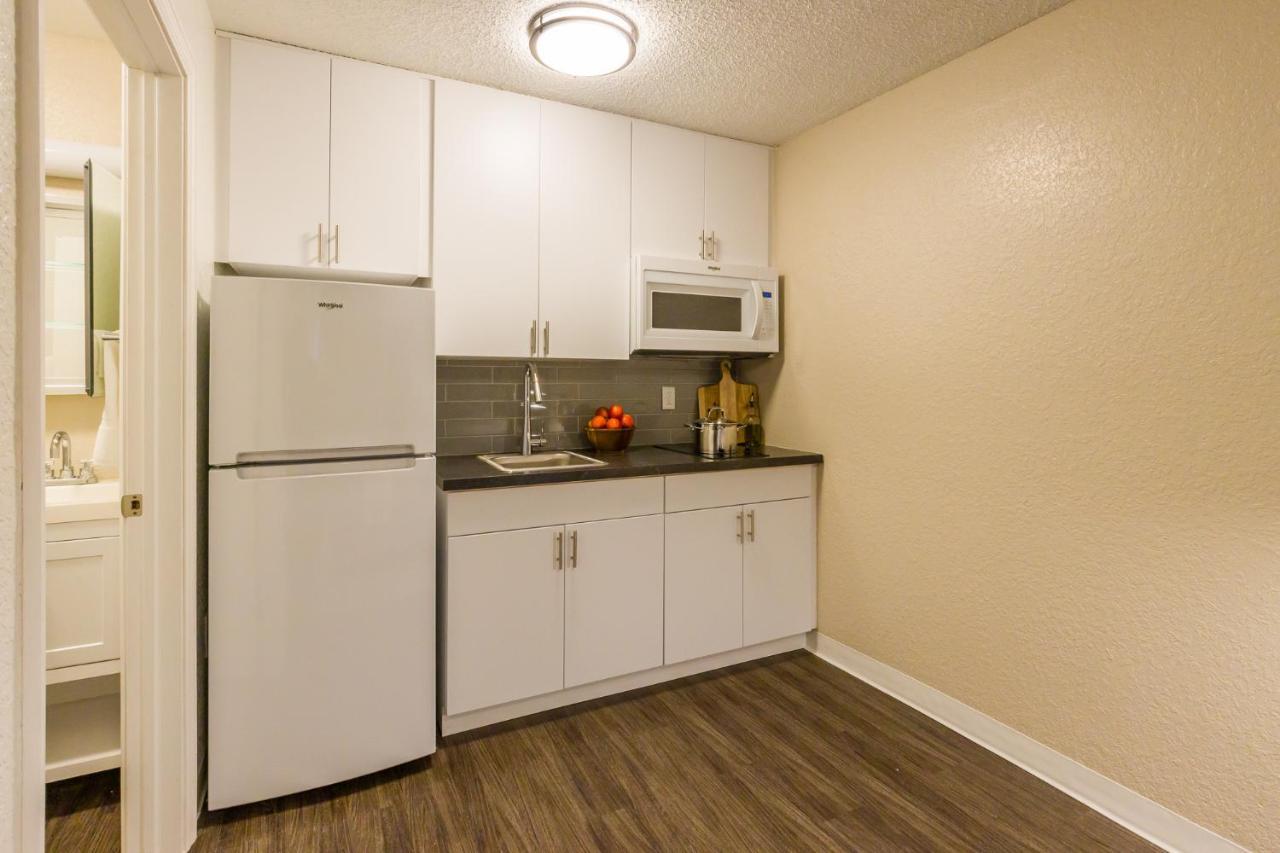 Intown Suites Extended Stay Select Hampton Va Bagian luar foto