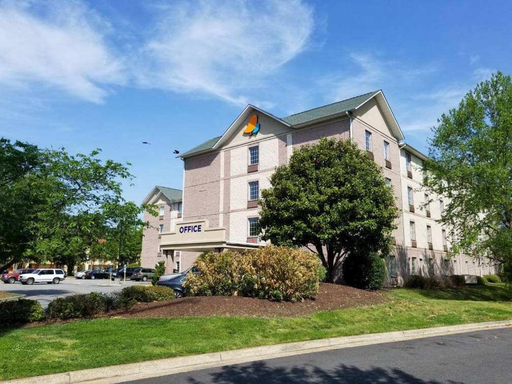 Intown Suites Extended Stay Select Hampton Va Bagian luar foto